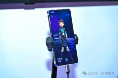豆神教育窦昕果断看好“AI+教育”全面结构软硬